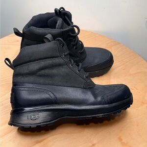 UGG Men’s Emmett Duck Black Boots Size 9